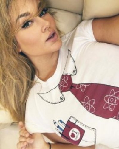 Аня